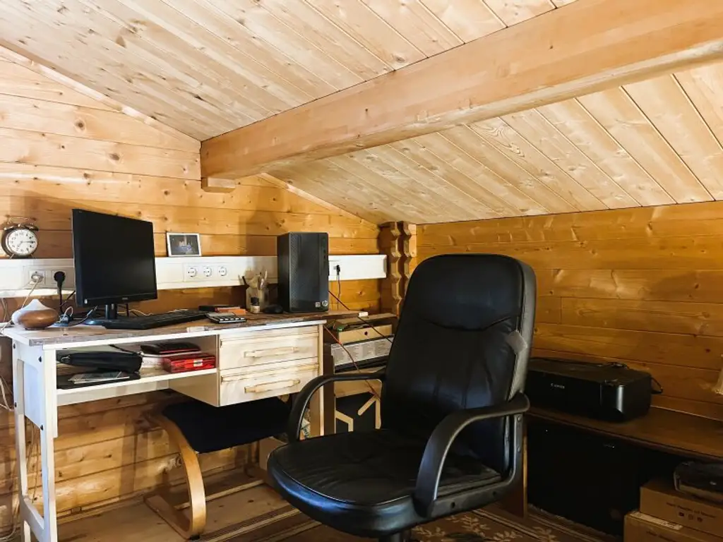 Einfamilienhaus mit Charme und Potenzial in der Schwarzlackenau - Superädifikat