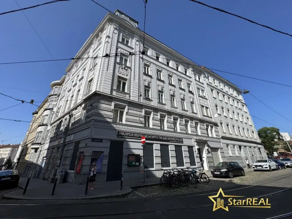 ROHDIAMANT IN TOPLAGE! U6 DIREKT. SANIERUNGSBEDÜRFTIGE 3,5 ZIMMER. FISCHGRÄTPARKETT.