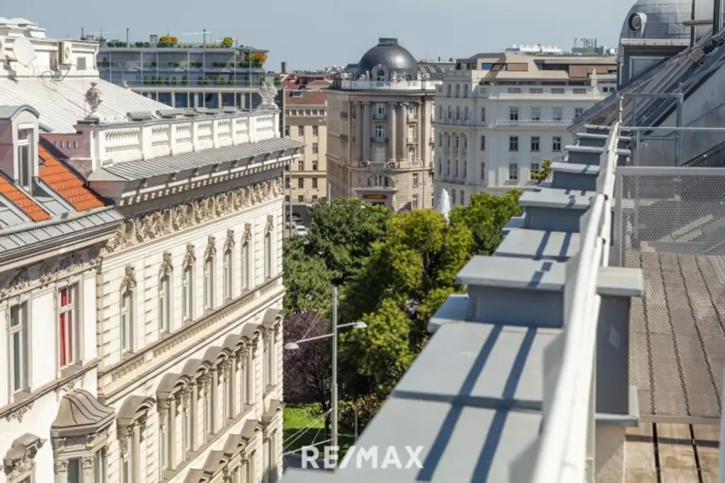 Stadthaus im Dach: Palais-Charme auf drei Etagen