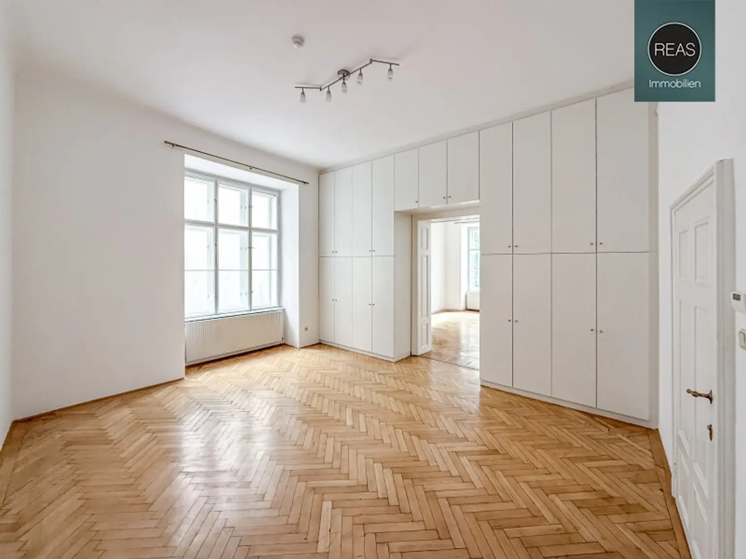 Wunderschönes Büro in Toplage nahe Stadtpark! Stellplatz verfügbar!