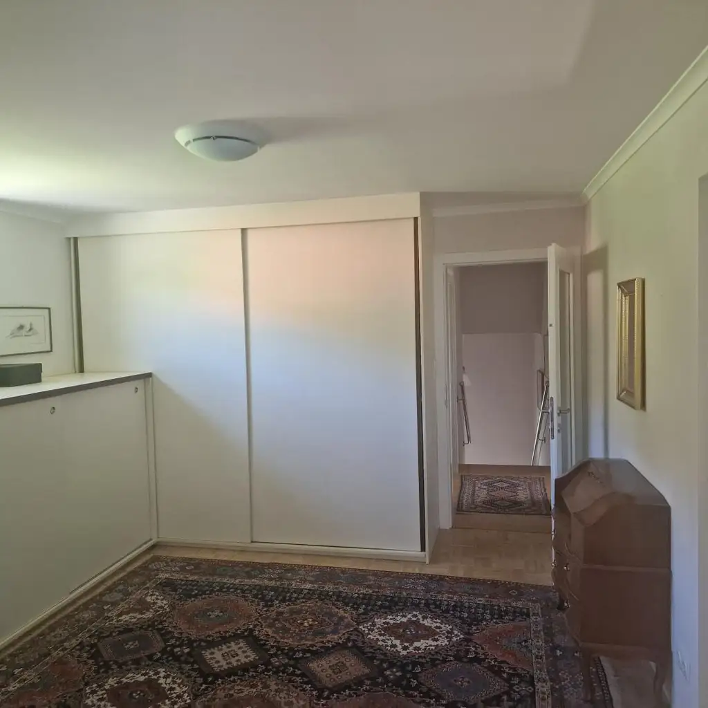 Einziehen und genießen! Sonniges Einfamilienhaus mit Doppelgarage, Terrasse uvm
