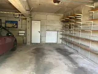 Garage mit Lastenaufzug