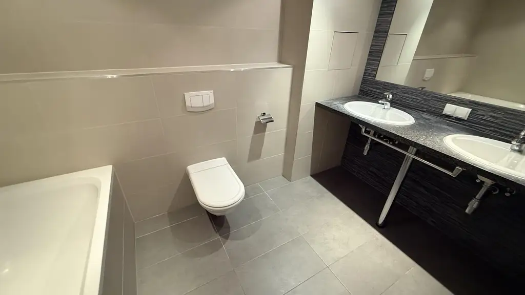 Top moderne, klimatisierte 4 Zimmer Neubauwohnung mit 2 Bädern und 16m² Balkonfläche!!!