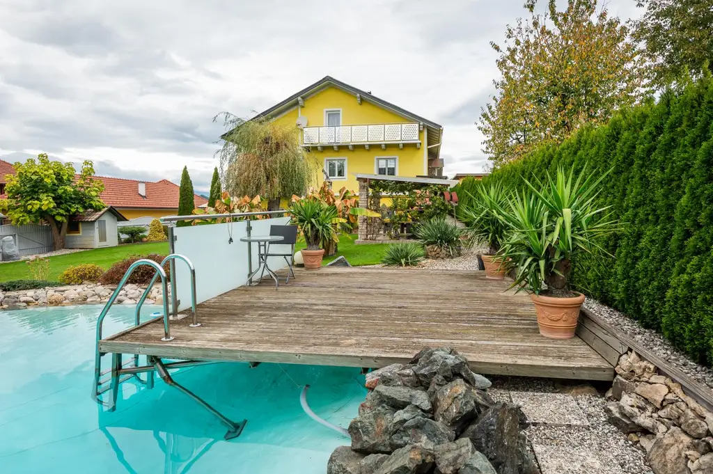 GARTENPARADIES für die ganze Familie mit Schwimmteich und 4 Garagen