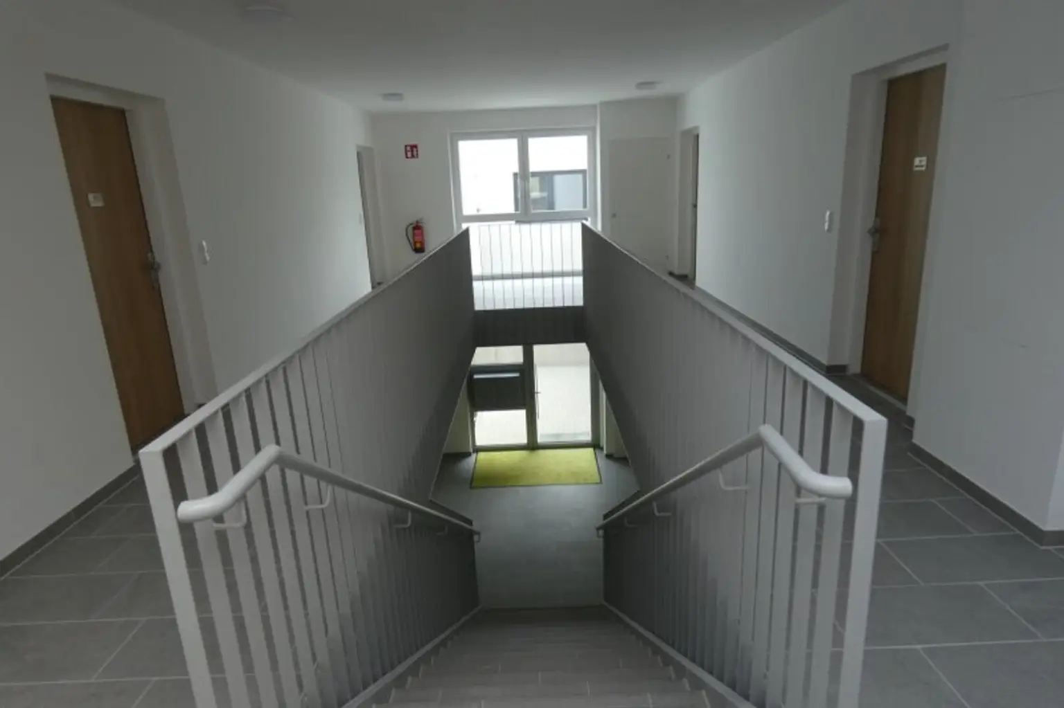 ERSTBEZUG MIT SÜDTERRASSE MIETE INKL. BETRIEBSKOSTEN