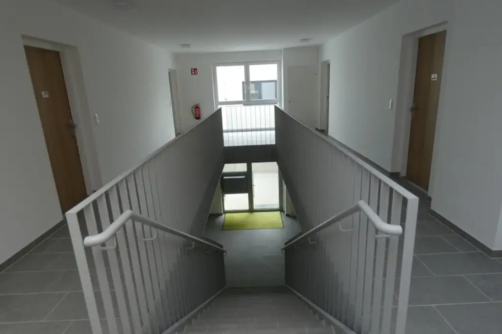 ERSTBEZUG MIT SÜDTERRASSE MIETE INKL. BETRIEBSKOSTEN