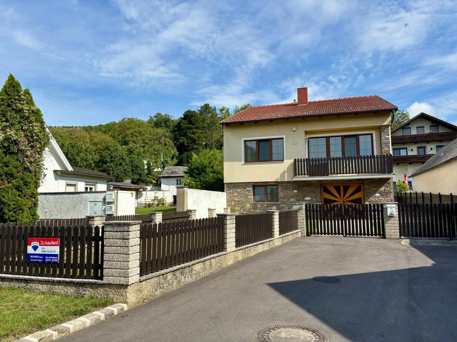 Einfamilienhaus mit großem Grund