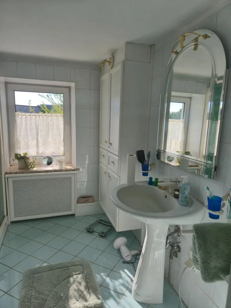 Wunderschöner Dreikanthof in Ruhelage mit Reithalle