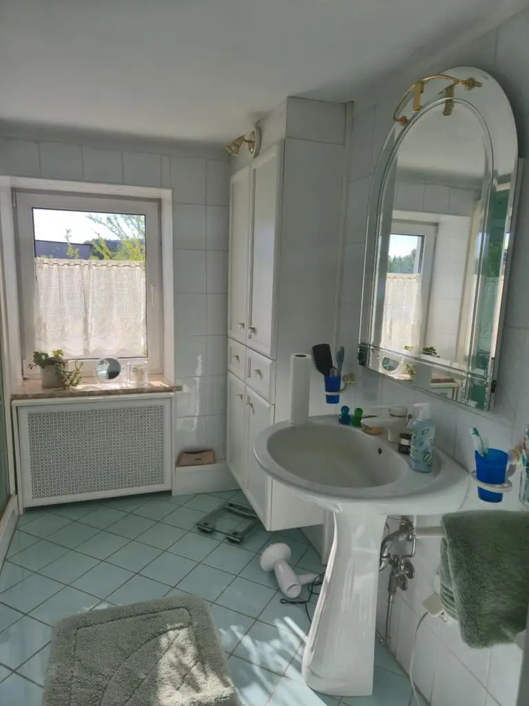 Wunderschöner Dreikanthof in Ruhelage mit Reithalle