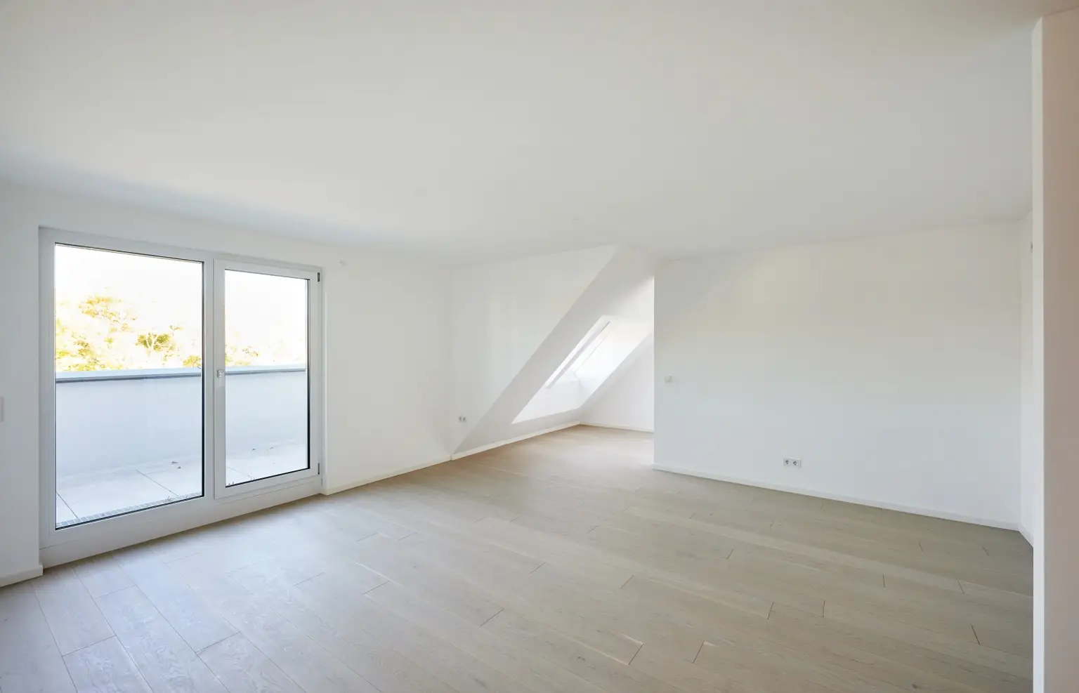 Grün. Sonnig. Zuhause! – 3-Zimmer-Traum mit Terrasse nahe der Donau!
 - ERSTBEZUG!