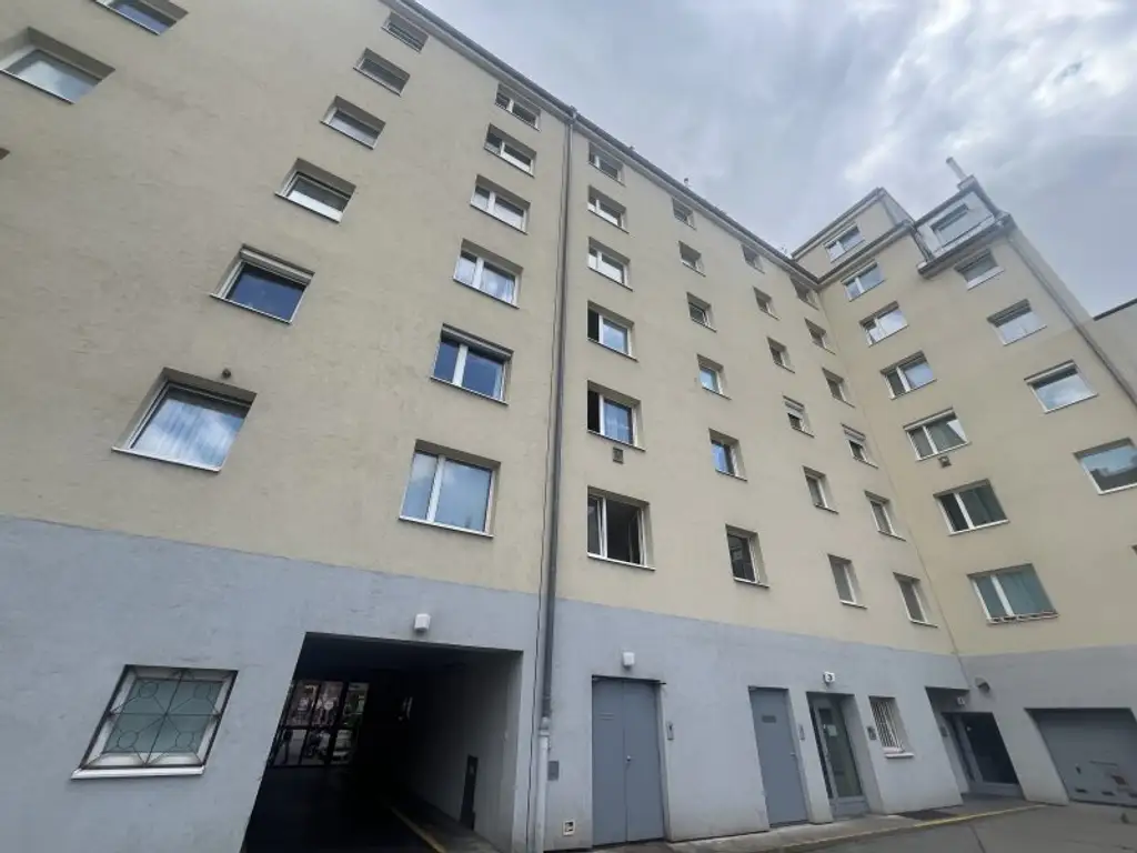2,5 Zimmer Eigentum in saniertem Haus (U1 Nähe)