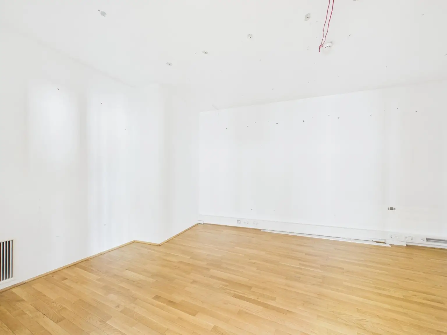 CAM04191G0-PR0086-STILL007