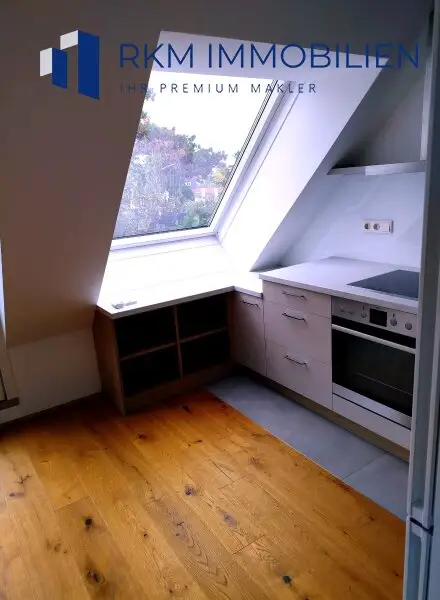 TOP - Neuwertige Dachgeschosswohnung in 1210 Wien – ca. 70 m², 3-Zimmer, ca. 23m² Terrasse und Garagenstellplatz - absolute Ruhelage