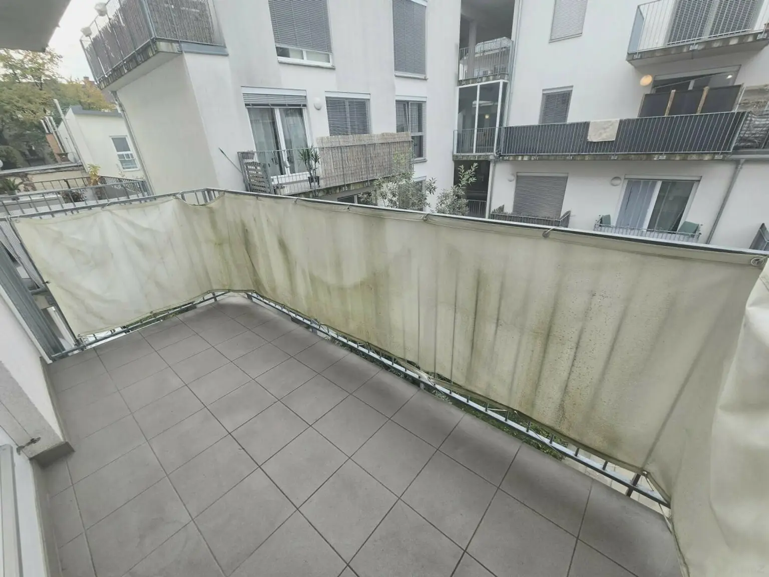 Wunderschöne Wohnung mit Balkon und TG - Hofseite!