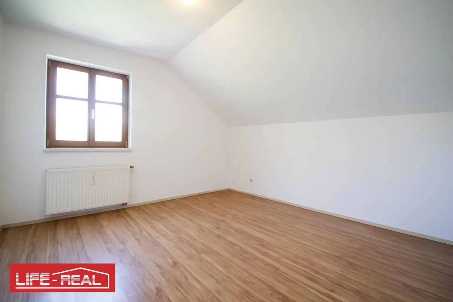 Kapitalanlage oder neues Zuhause! Großzügige 3,5-Zimmer-Wohnung mit Blick ins Grüne