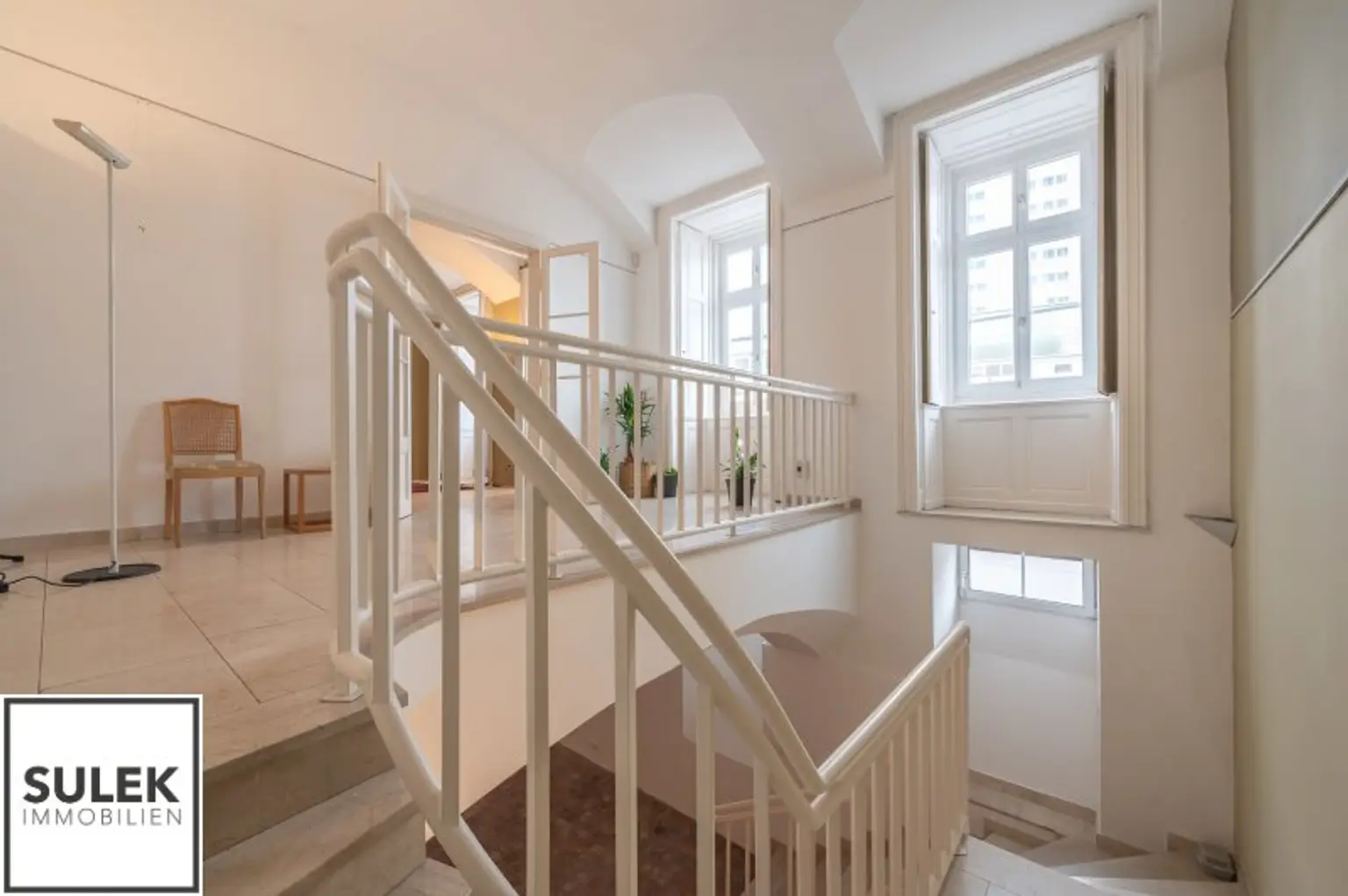 Ihr neuer Bürostandort am Stadtpark! Altbau mit großen Kellerräumlichkeiten - sofort beziehbar!