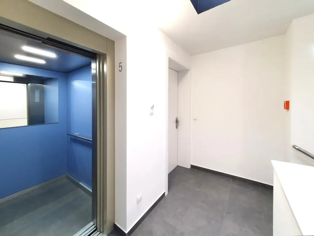 Hochwertige DG-Wohnung mit 3 Terrassen in der Staudgasse