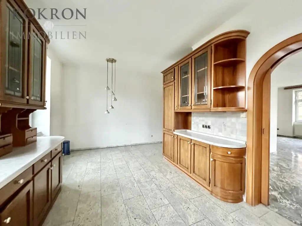 Jahrhundertwendevilla mit Seltenheitswert – im Bestand nutz- und renovierbar oder als attraktives 4-Parteien-Projekt übernehmbar