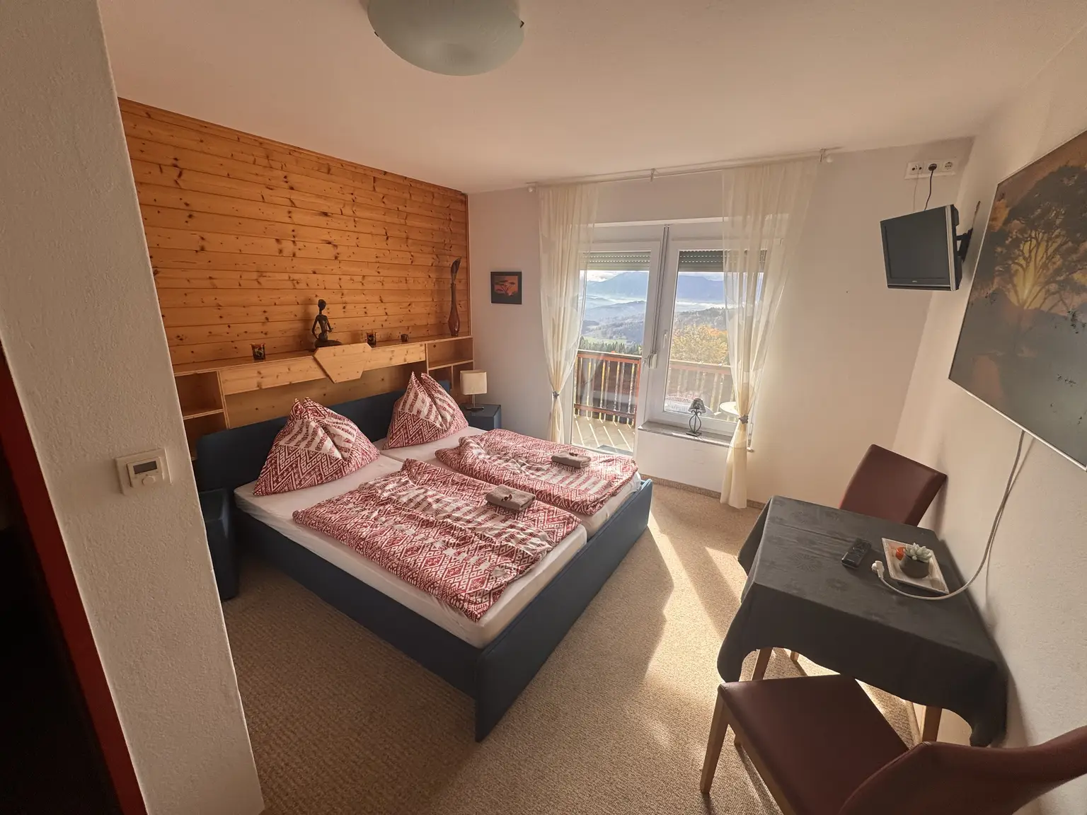 Gästehaus mit 9 Zimmern, privater Wohnung, Restaurant inklusive moderner Gastroküche und Nebengebäude – Ihre perfekte Investitionsmöglichkeit