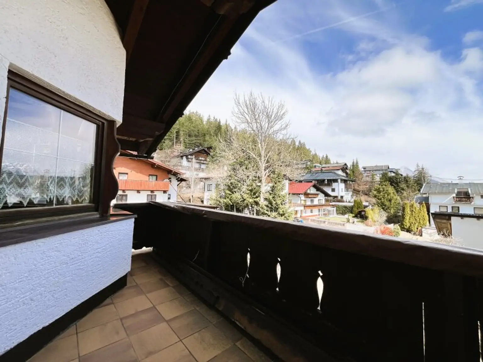 TOP Gelegenheit: Wohnhaus mit touristischer Widmung und über 380m² Wohnfläche fußläufig zum Skigebiet ab sofort kaufen!