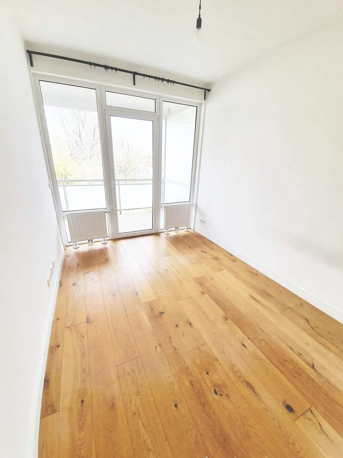 Moderne 3-Zimmer-Wohnung mit 2 Balkonen und hochwertiger Ausstattung in Glanzing