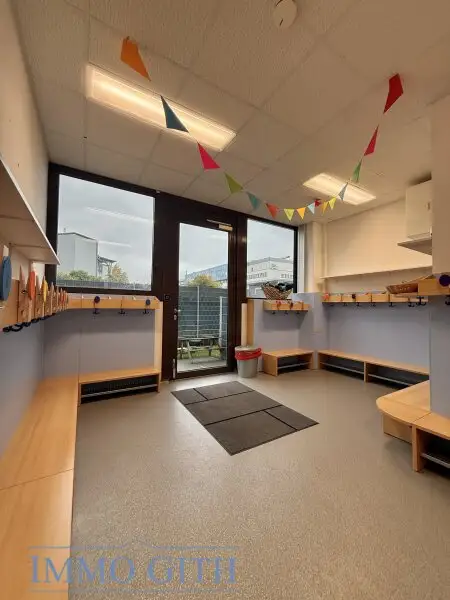 VOLL AUSGESTATTETER KINDERGARTEN IN TOP-LAGE IM INDUSTRIEGEBIET LIESING – IDEAL FÜR ELTERN AM ARBEITSPLATZ