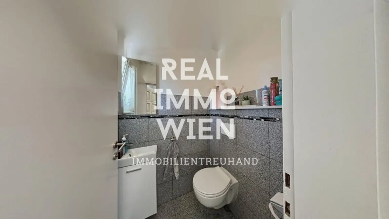 Wohnen im Grünen – Familienhaus mit Obstgarten, Keller und Garage