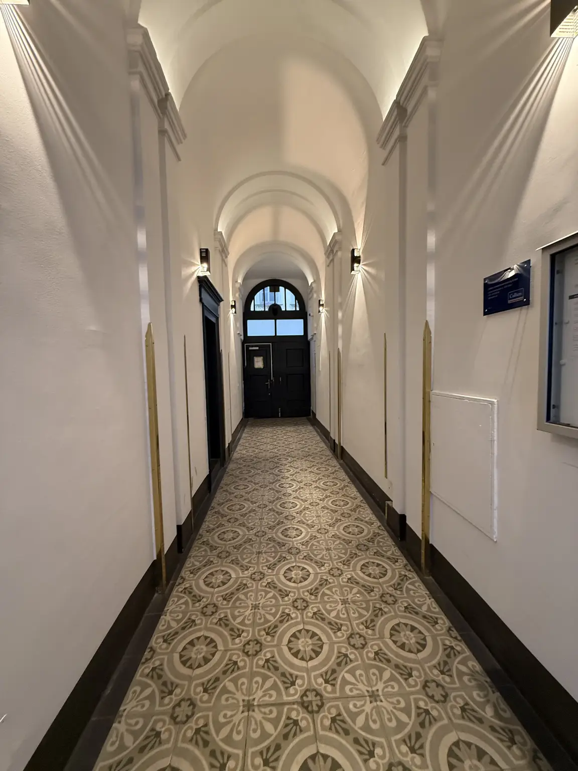 Moderne 2-Zimmer-Wohnung in 1060 Wien – vollrenoviert mit Fußbodenheizung