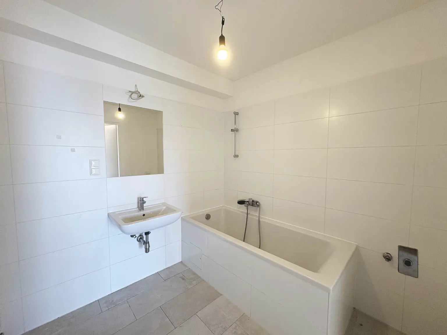 Q11 Leben in Simmering - 
Helle 3-Zimmer Wohnung mit Loggia und Deckenkühlung!