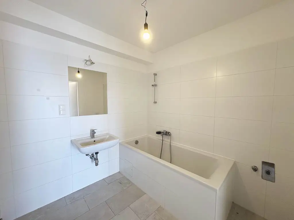 Q11 Leben in Simmering - 
Helle 3-Zimmer Wohnung mit Loggia und Deckenkühlung!