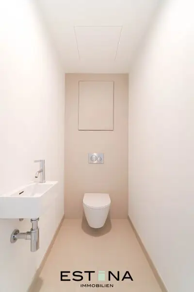 Premium City-Wohnung mit Weitblick & Wellness-Oase
