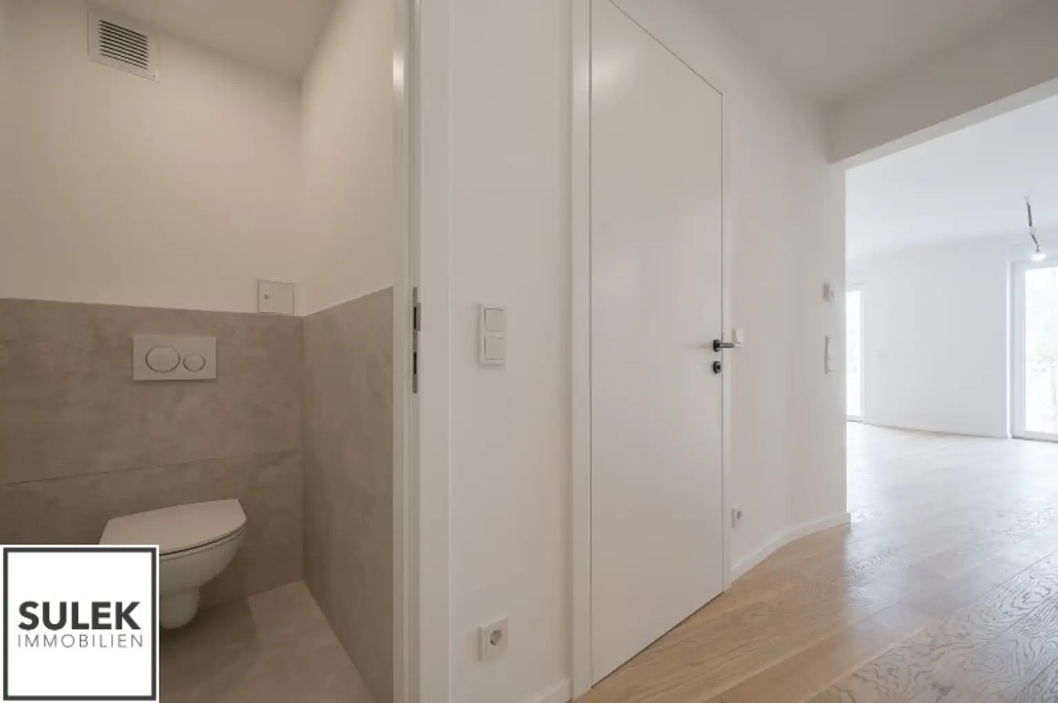 **Neu generalsaniert** Zentrale Lage mit Donaukanal-Blick und 2 getrennt begehbare Zimmer - perfekt für die Vermietung!