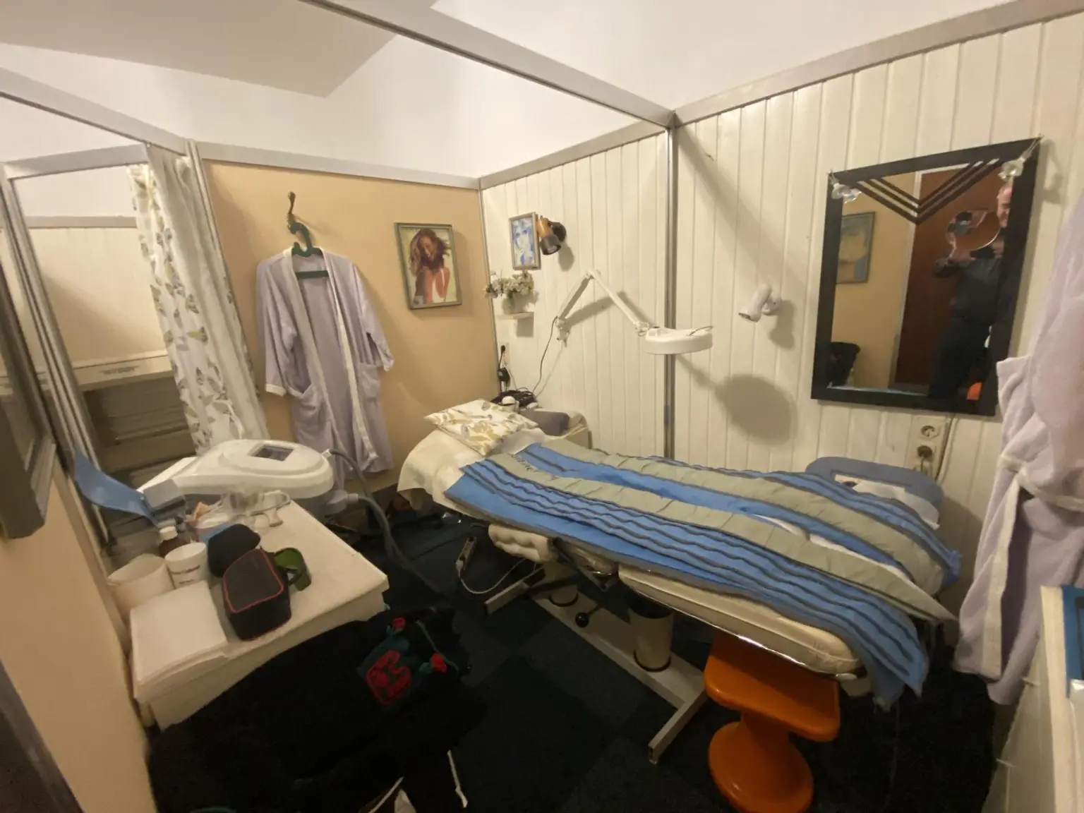 9 Haarentfernung und Lymphdrainage