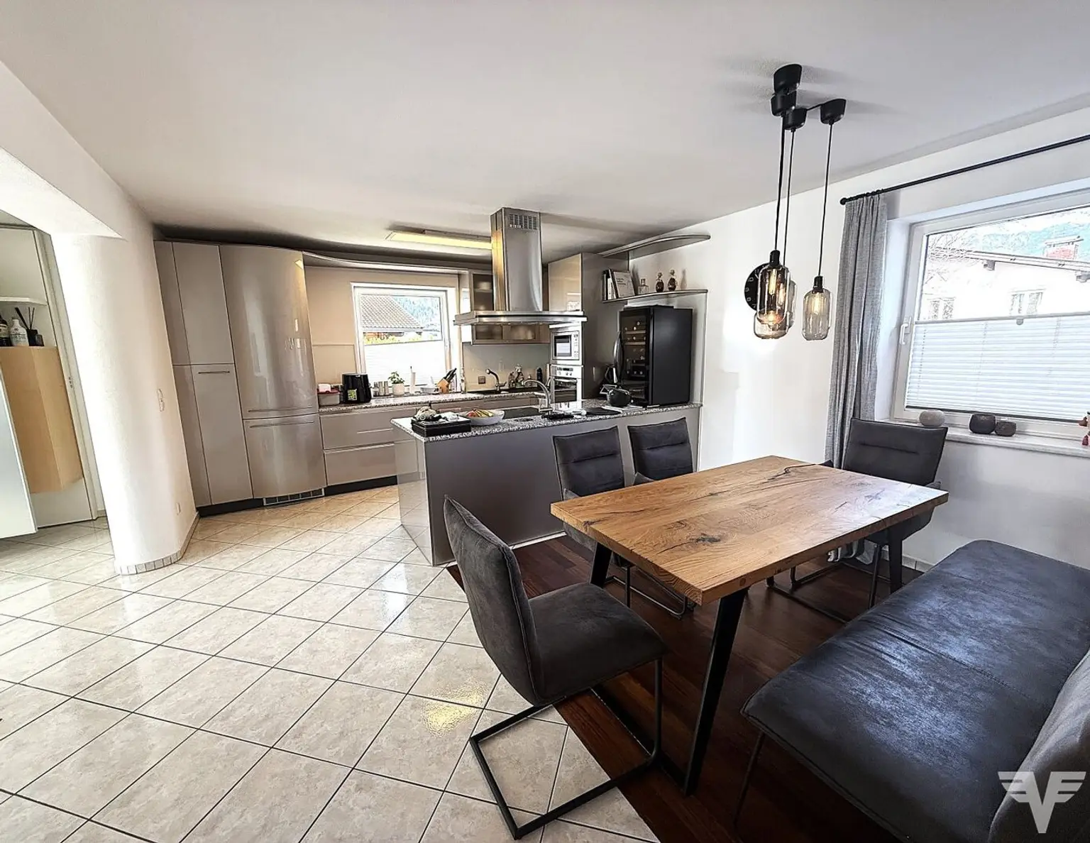 Modernes Einfamilienhaus mit zusätzlicher Einliegerwohnung