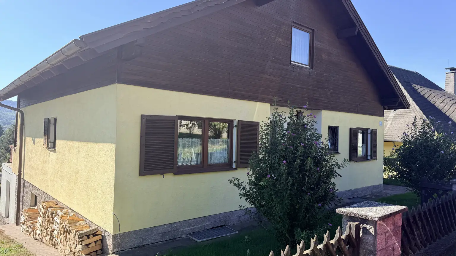 Großzügiges 4-Zimmer-Einfamilienhaus mit Terrasse und Garage in Ruhelage von Neulengbach mit Fernsicht!