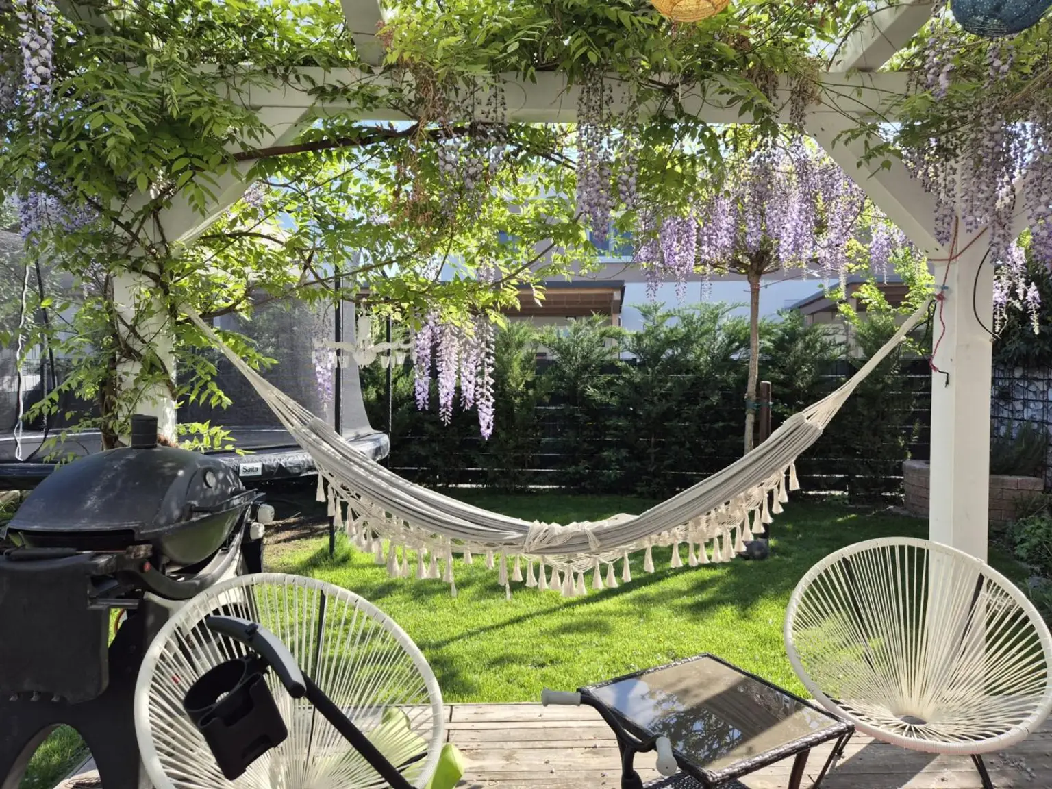 Neuwertige Doppelhaushälfte mit TOP Ausstattung in ruhiger Ortsrandlage