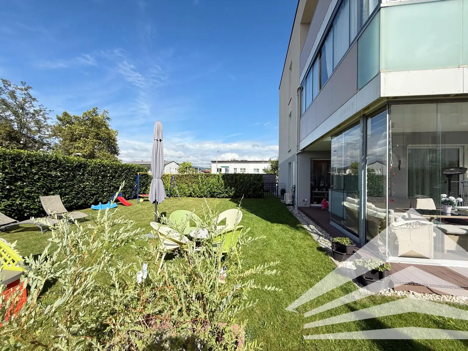 Moderne 3 Zimmerwohnung mit 177 m² Eigengarten in Linz/Pichling!