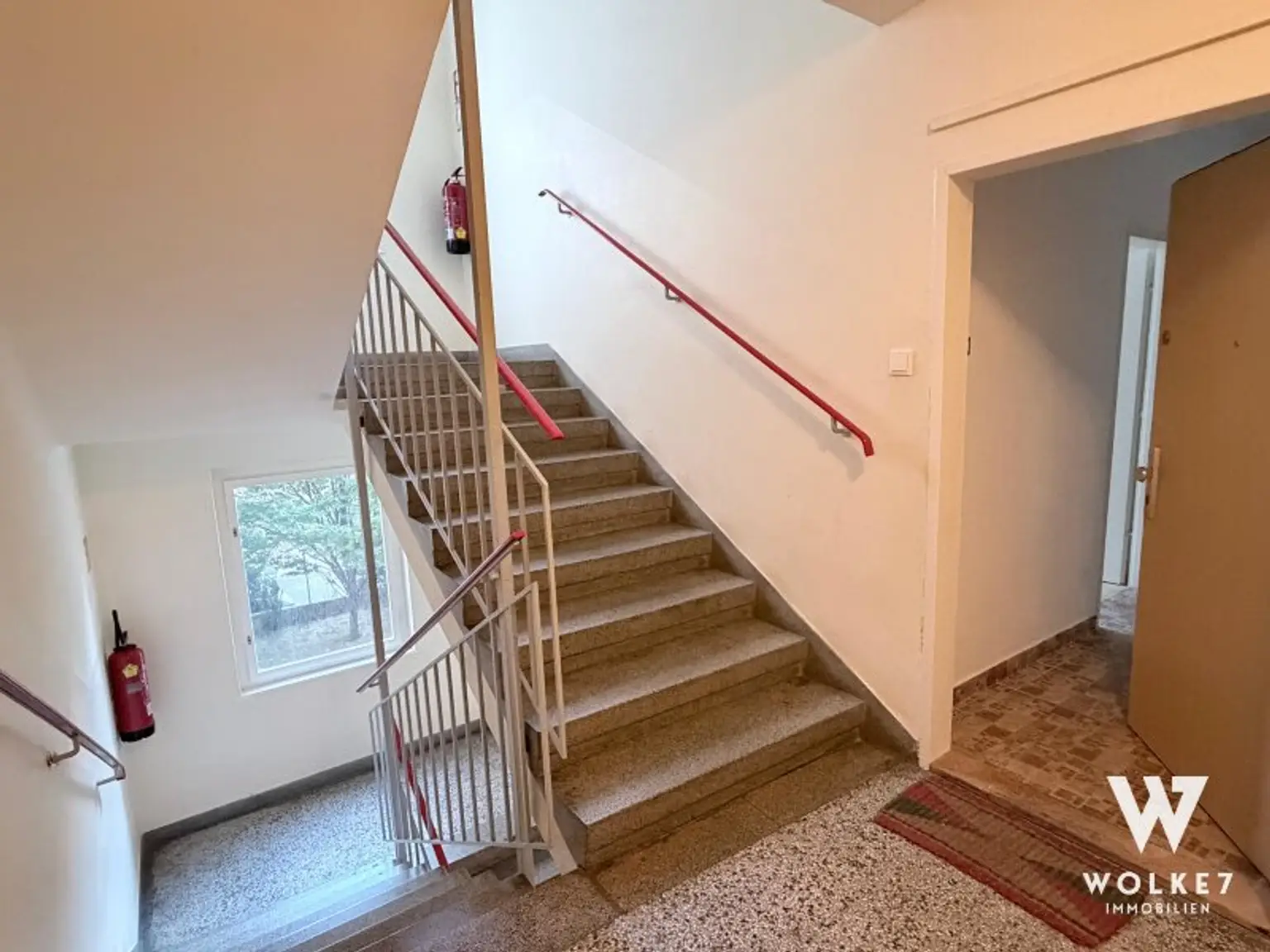Großzügige 4,5-Zimmerwohnung mit separater Küche und Balkon in den Innenhof! | Beste Lage in 1140 Wien