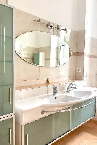 Großzügige Altbauwohnung im Zentrum von Pressbaum