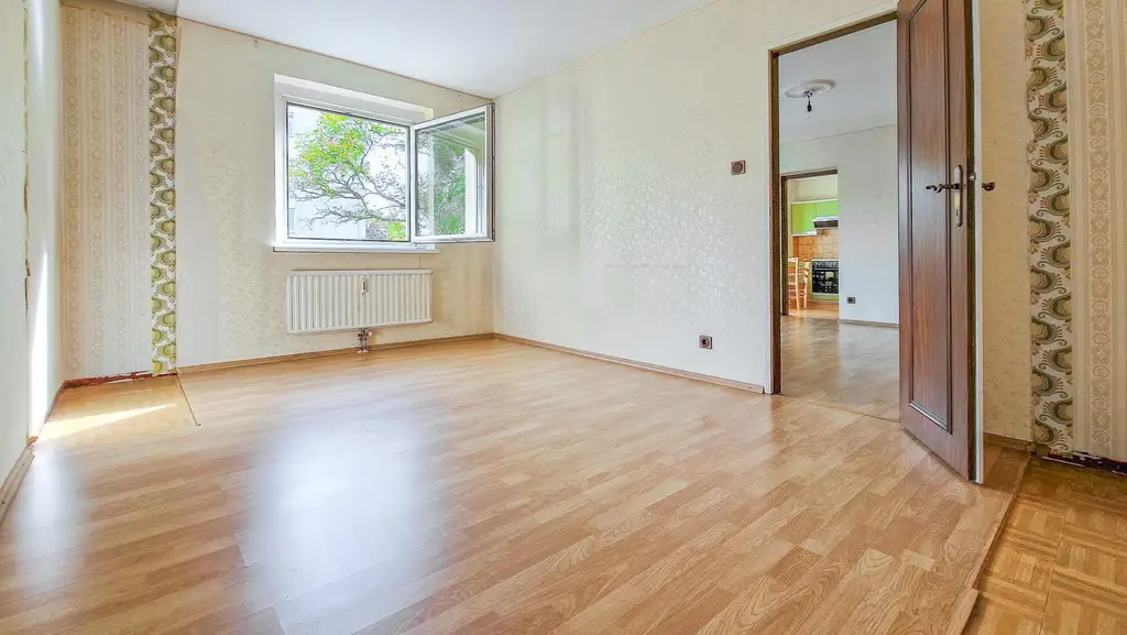 Helle Eigentumswohnung mit Grünblick im 3. Liftstock eines thermisch sanierten Hauses