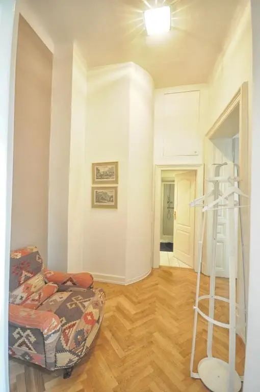 Topaltbauwohnung vollmöbliert
