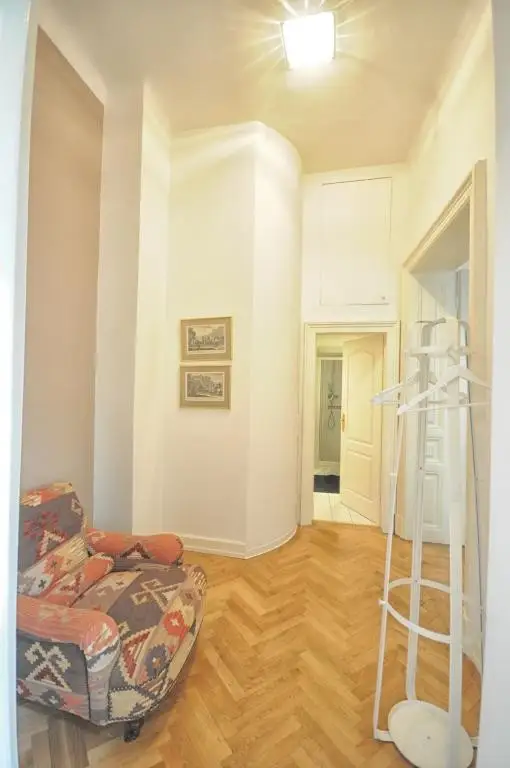 Topaltbauwohnung vollmöbliert