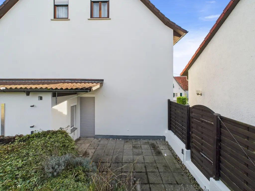 Terrasse mit neuer Fassade