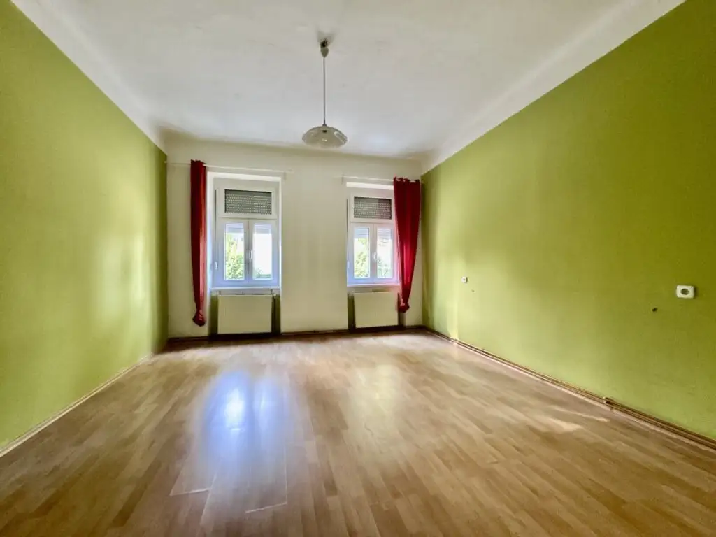3 ZIMMER ALTBAUWOHNUNG IN SEHR GUTER INFRASTRUKTUR