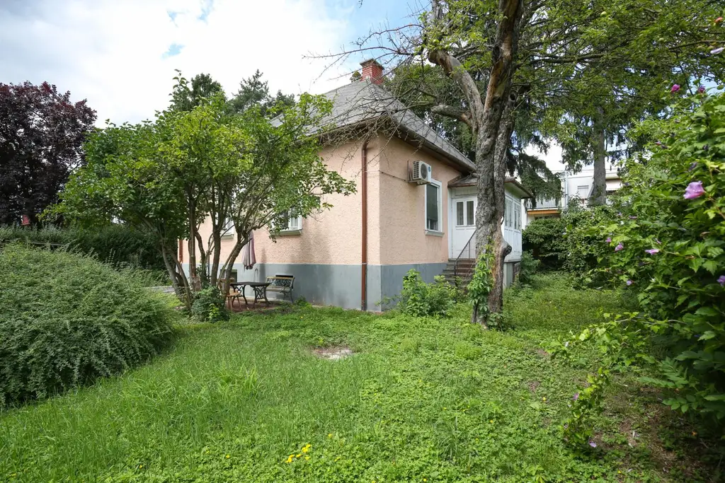Schönes, ebenes Grundstück mit Altbestand in Graz!