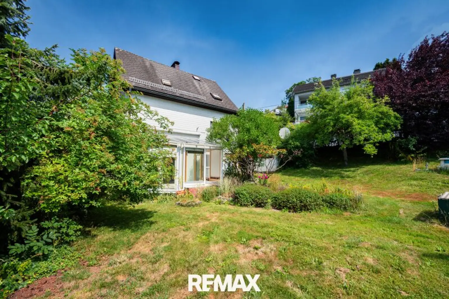 LINZ | ST. MAGDALENA – Zweifamilienhaus mit Garten und Doppelgarage in TOP-LAGE!