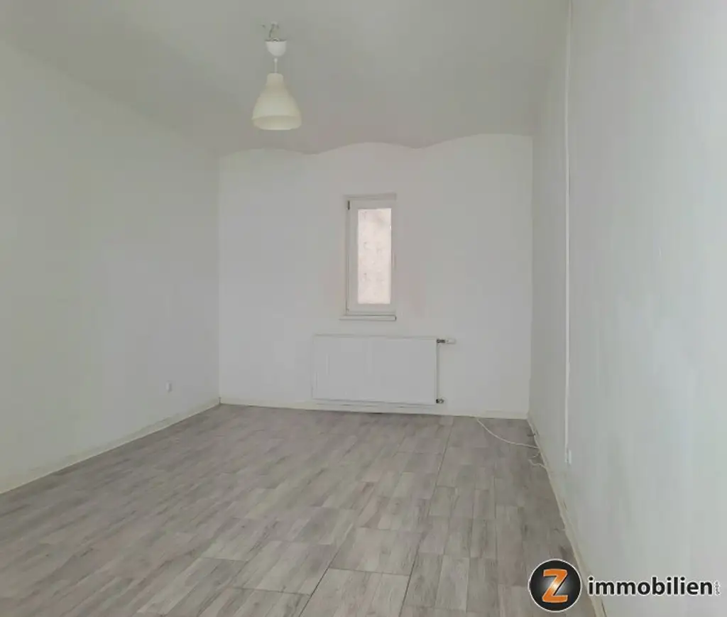 Geräumiges Landhaus mit uneinsehbarem Grundstück