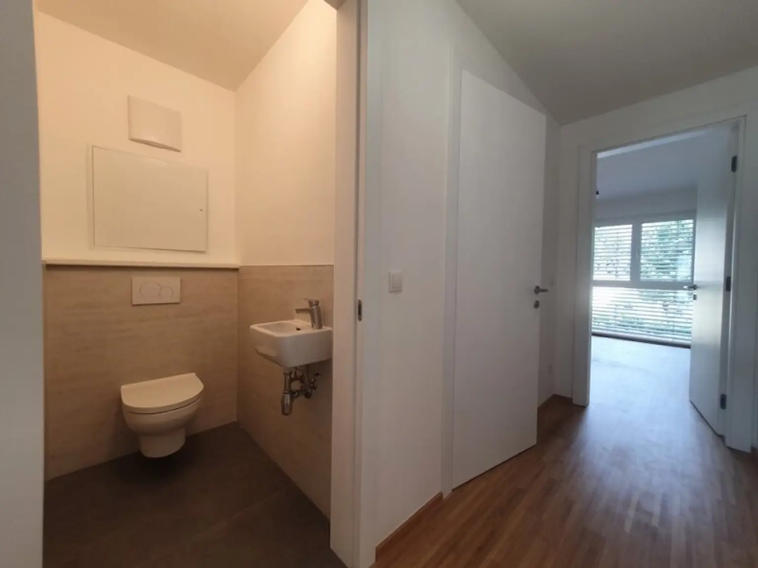 Helle moderne Wohnung bei U2-Stadlau/Bahnhof