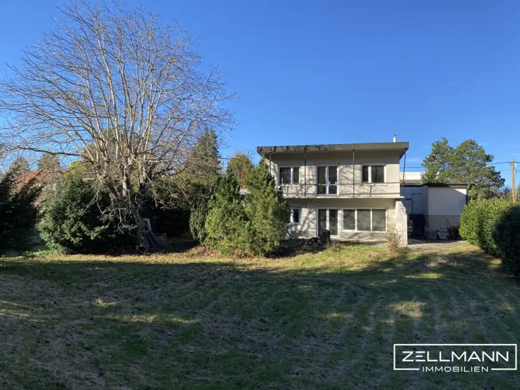 Ein Ort mit Perspektive – Sonniges Grundstück mit entkerntem Bestandsgebäude in Breitenfurt | ZELLMANN IMMOBILIEN
