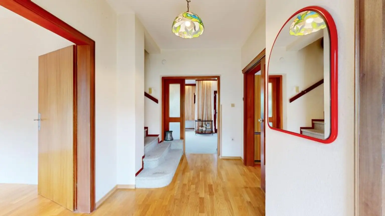 Bemerkenswertes Einfamilienhaus mit viel Entwicklungsmöglichkeit | Pool | Sauna | großer Garten